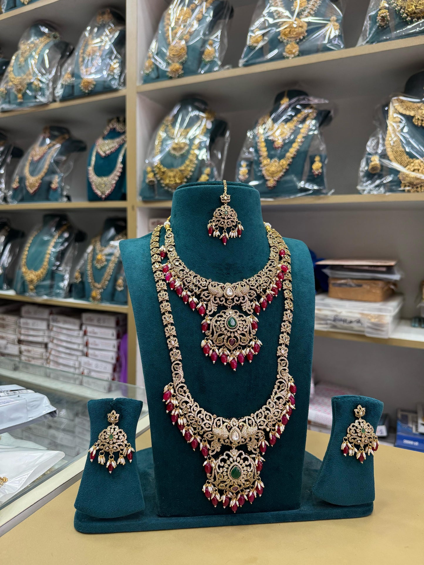 Meroon Bridal Jewellery Set - TheFindify