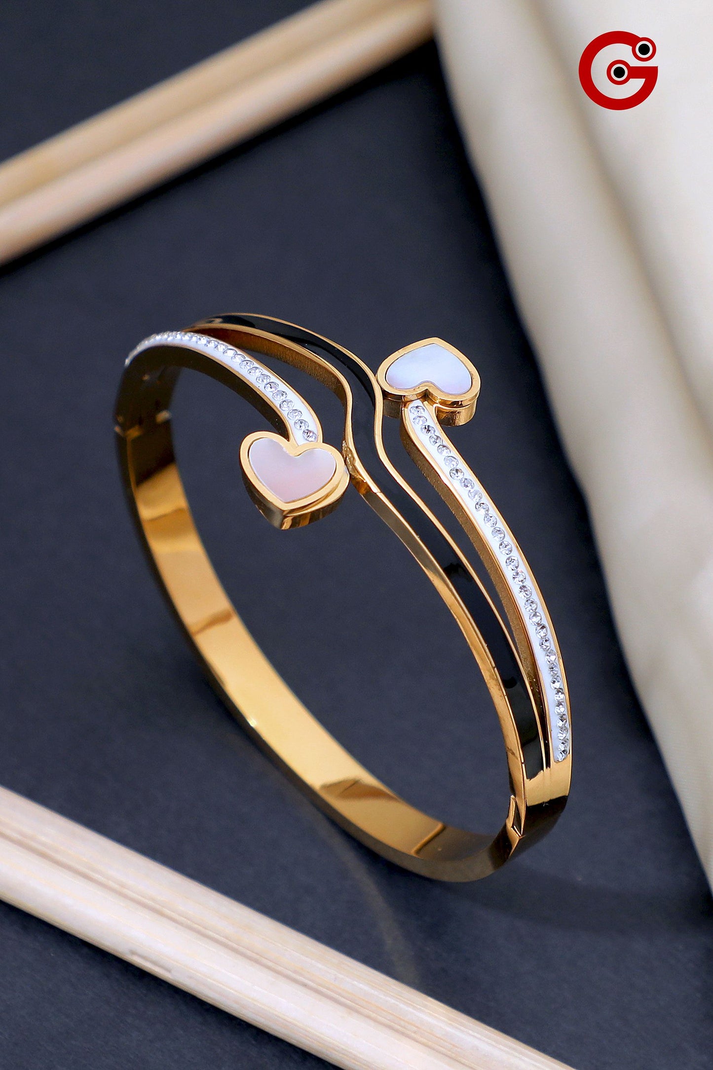 Double Heart AntiTarnish Bracelet - TheFindify