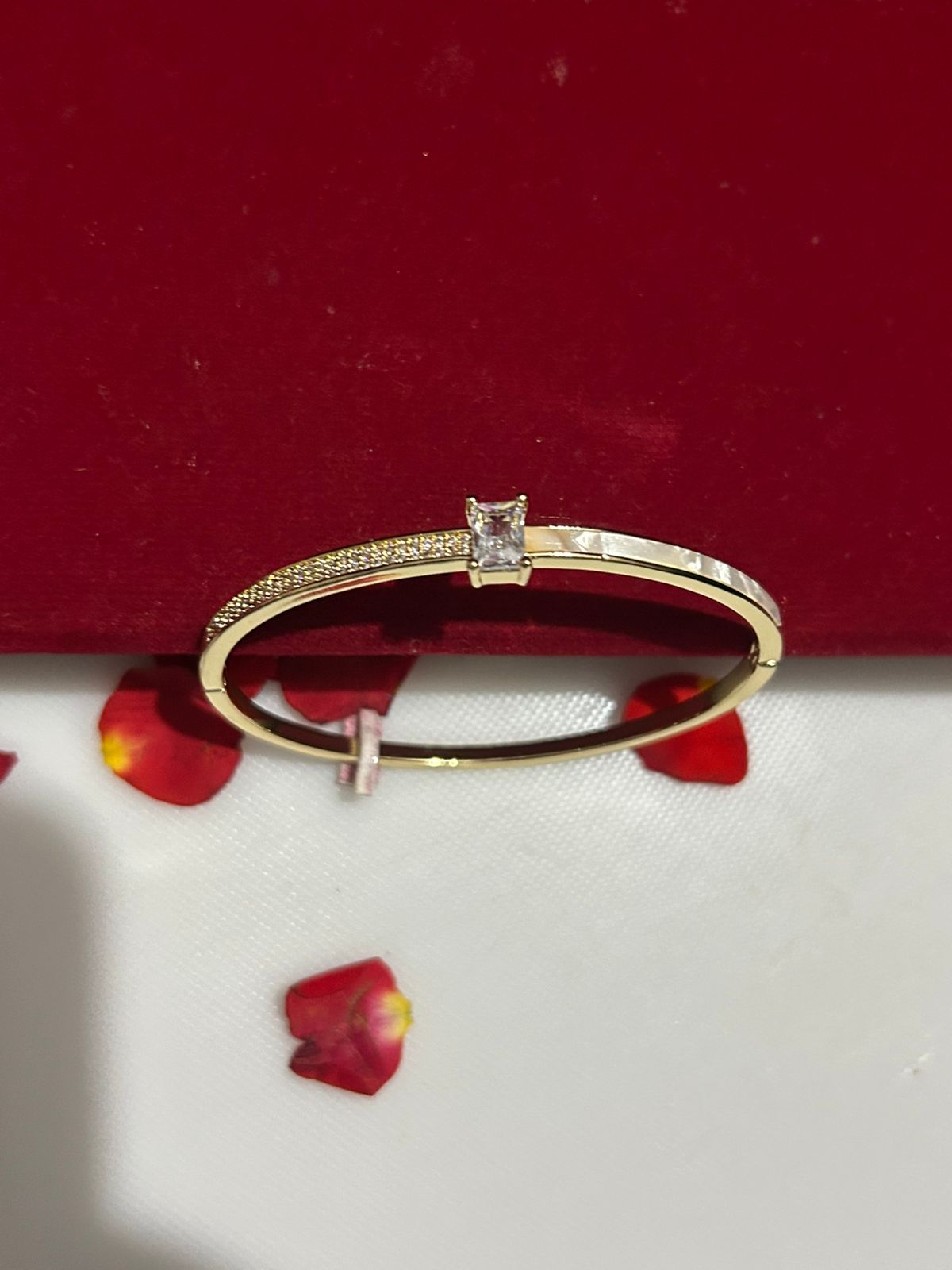 Single Stone Golden Bracelet Bangle - TheFindify