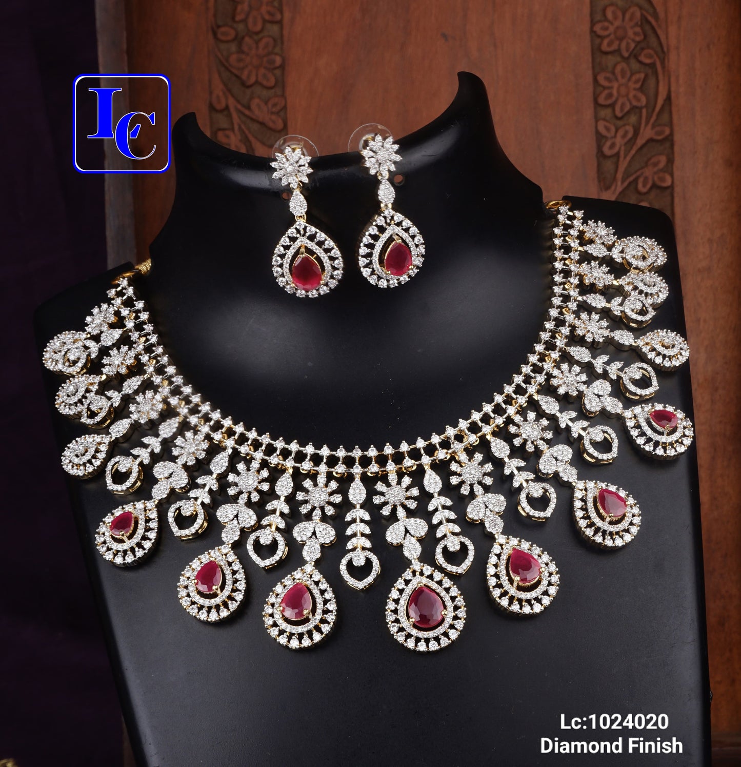 Gleam Luxe Diamond Finish Necklace Set - TheFindify