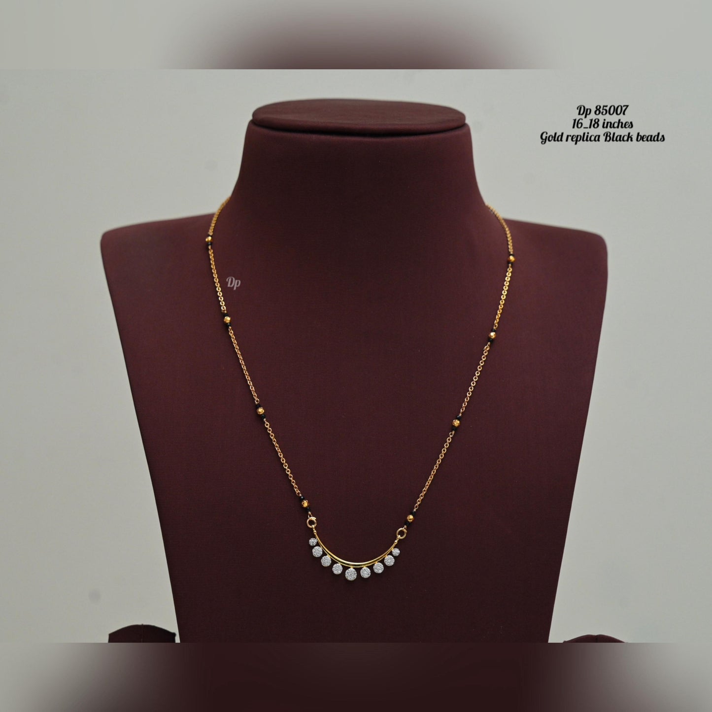Pariza Floral Black Beads Chain - TheFindify
