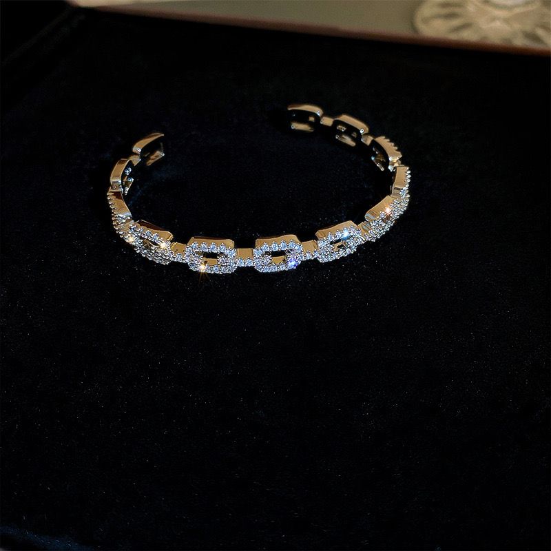 Silver Chain Bracelet - TheFindify