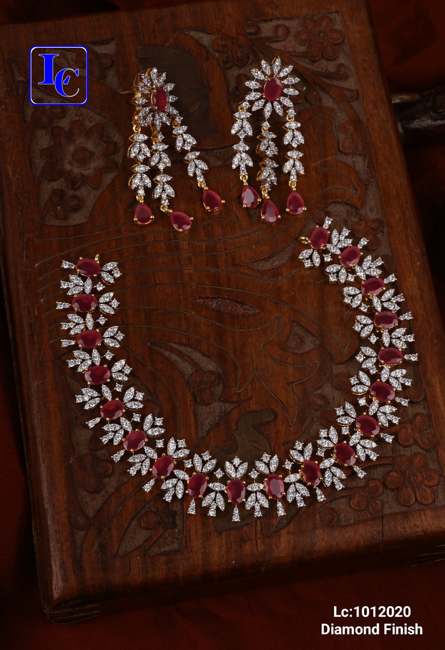Divine Gleam Diamond Finish Necklace - TheFindify