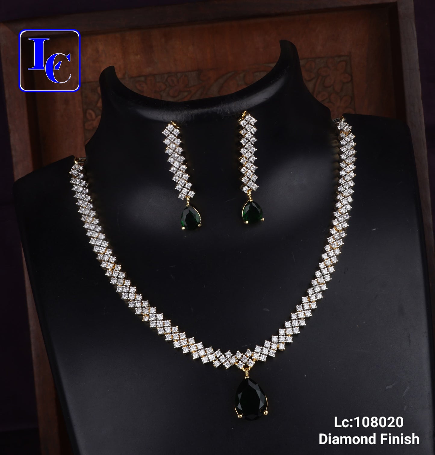 LustraGlow Diamond Finish Necklace - TheFindify