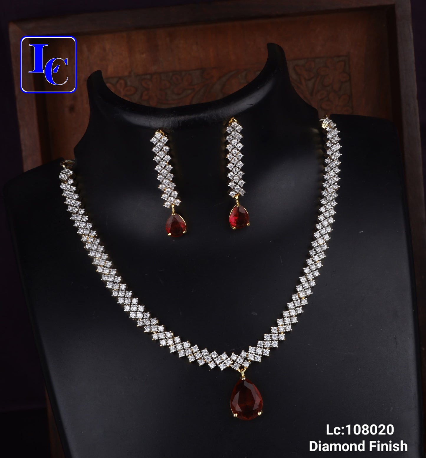LustraGlow Diamond Finish Necklace - TheFindify