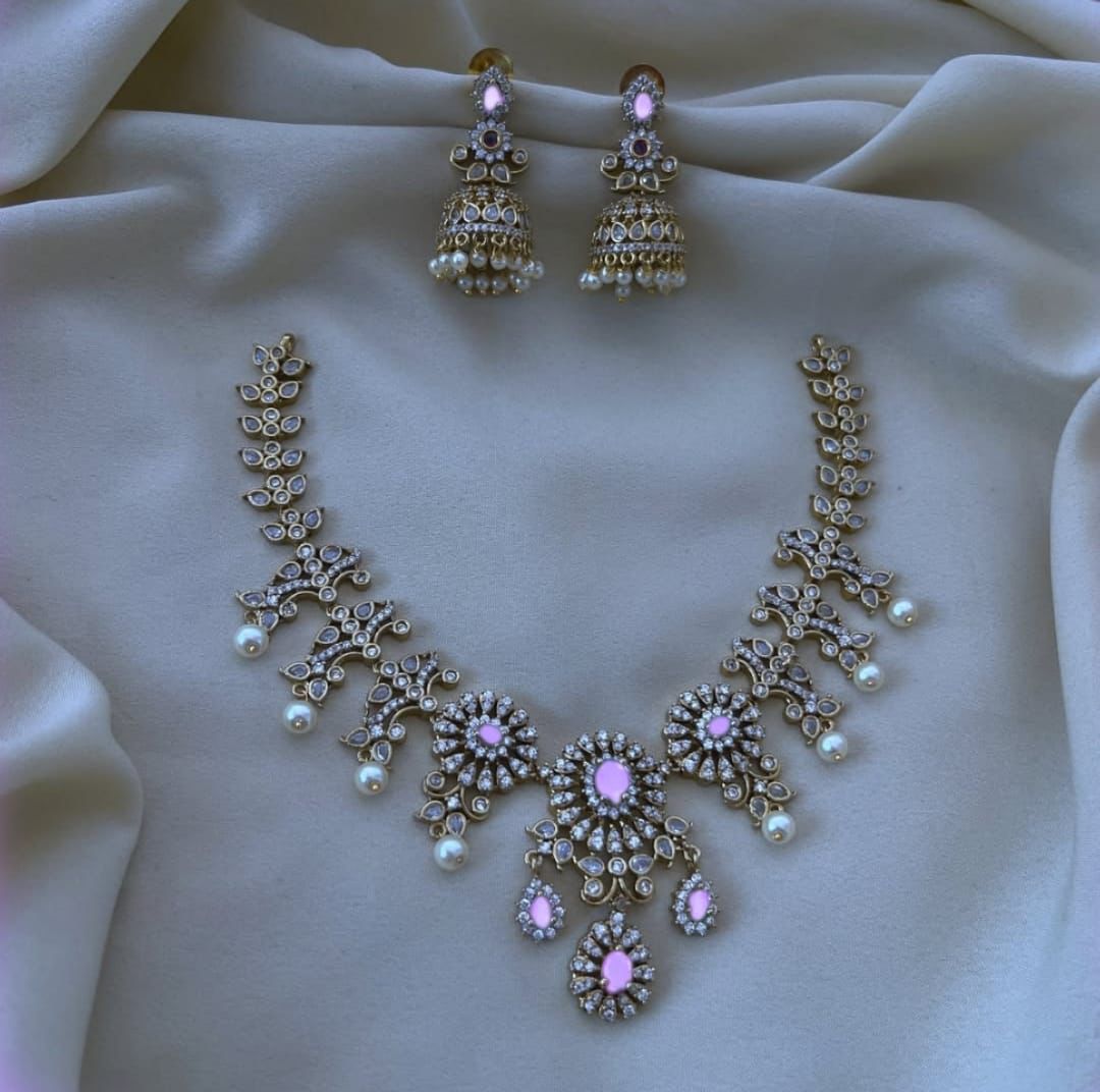 Pearl Royale Layered Set - TheFindify