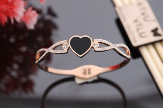 Midnight Heart Bracelet