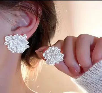 Beautiful Princess White Flower Studs - TheFindify