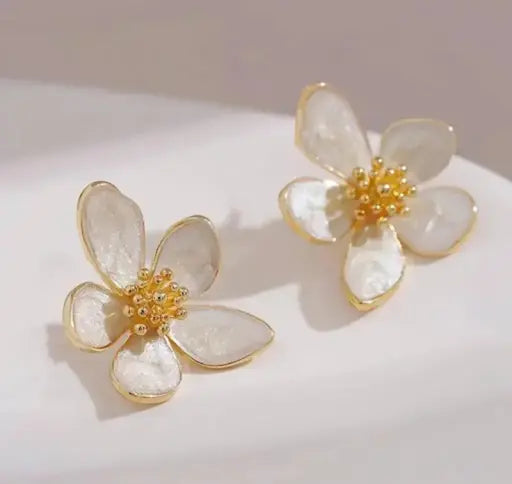 THEFINDIFY Fancy Flower Korean Earrings - TheFindify