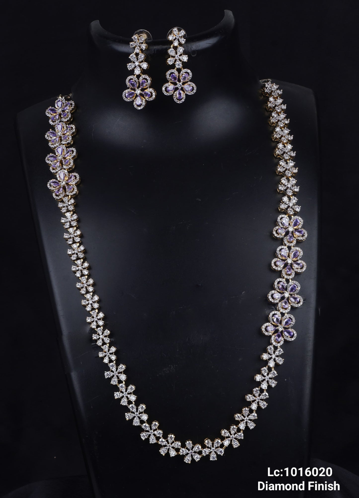 Queen’s Radiance Necklace With Earrings - TheFindify