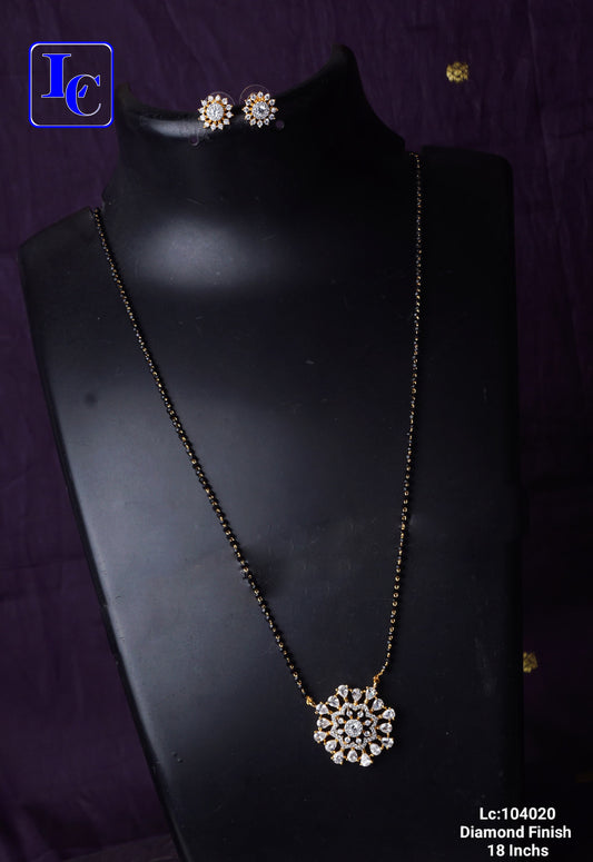 Queen’s Signature Shine Diamond Finish Black Beads Necklace - TheFindify