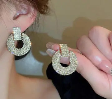 THEFINDIFY's Crystal Earrings - TheFindify