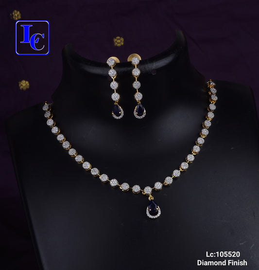 Mini Floral Diamond Finish Necklace - TheFindify