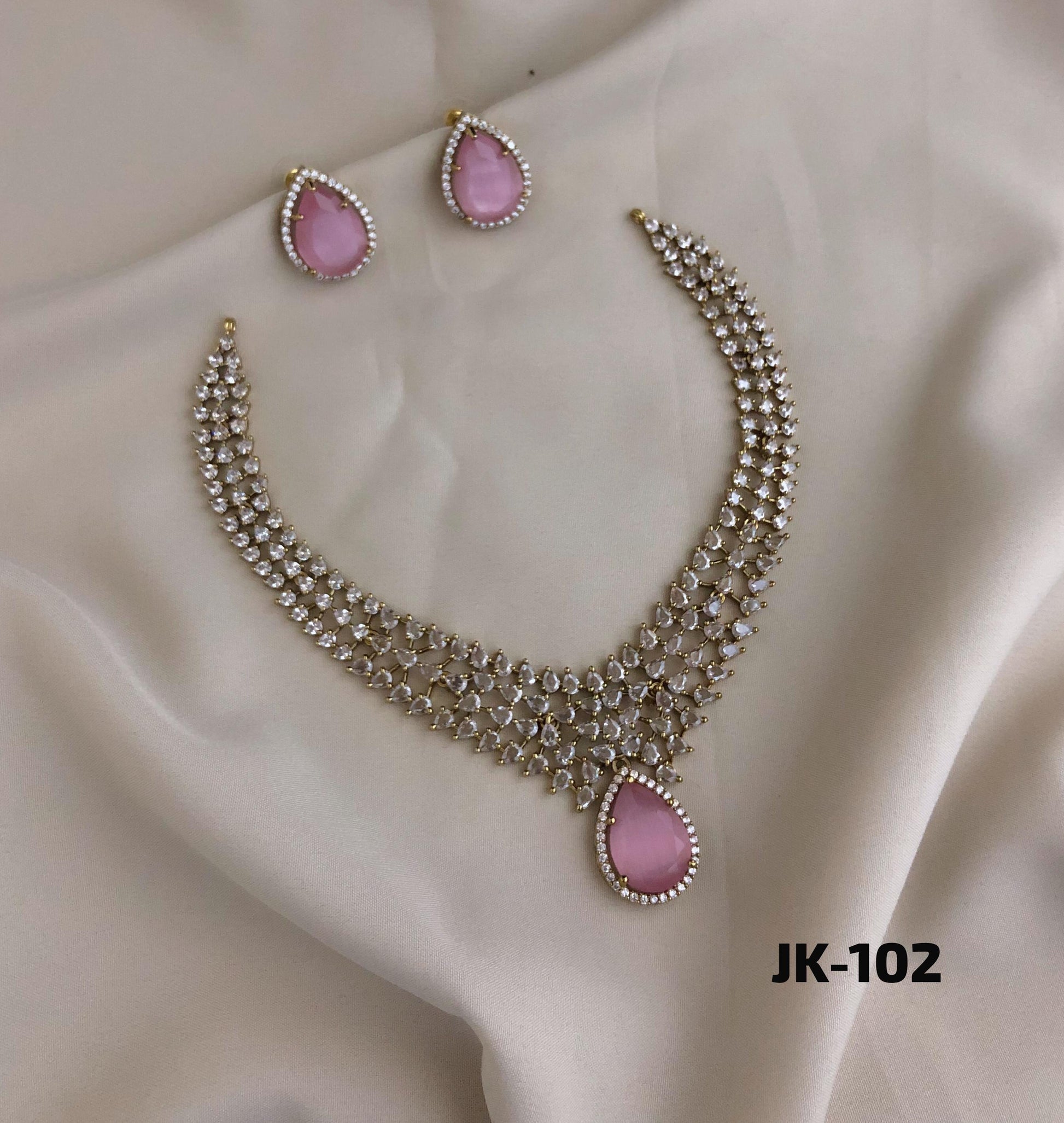 Regal Bloom Kundan Choker - TheFindify