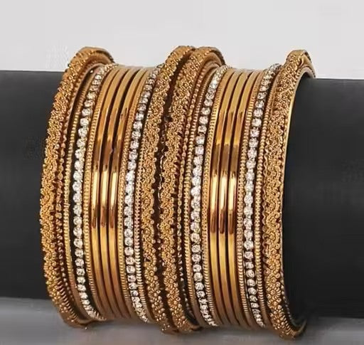 THEFINDIFY's Gold Plated Metal Bangle Set