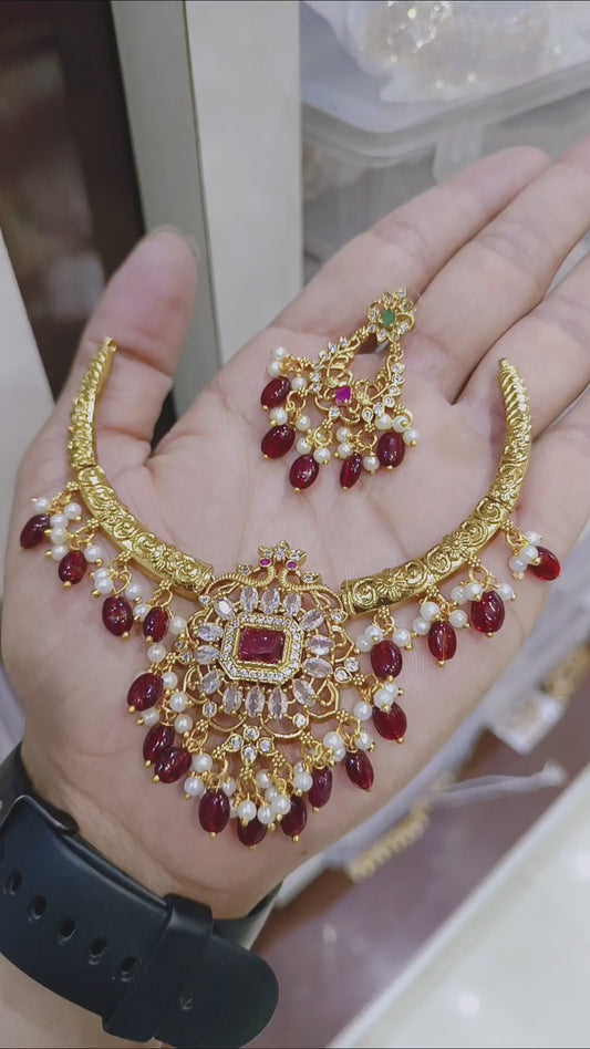 hasli choker necklace