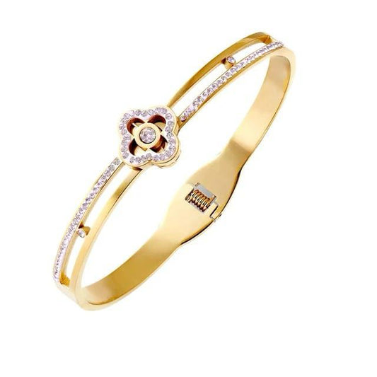 Four Petal Anti Tarnish 18k Gold Plated Necklace - TheFindify